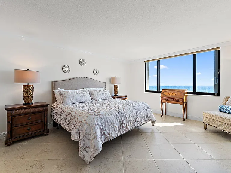 840 Ocean Dr #905 — Photo 19