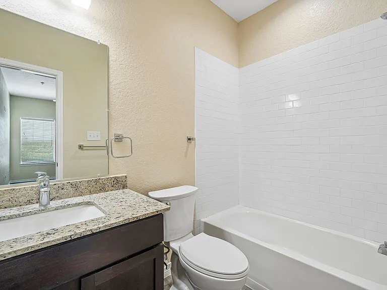 La Marquesa Apartments — Photo 53