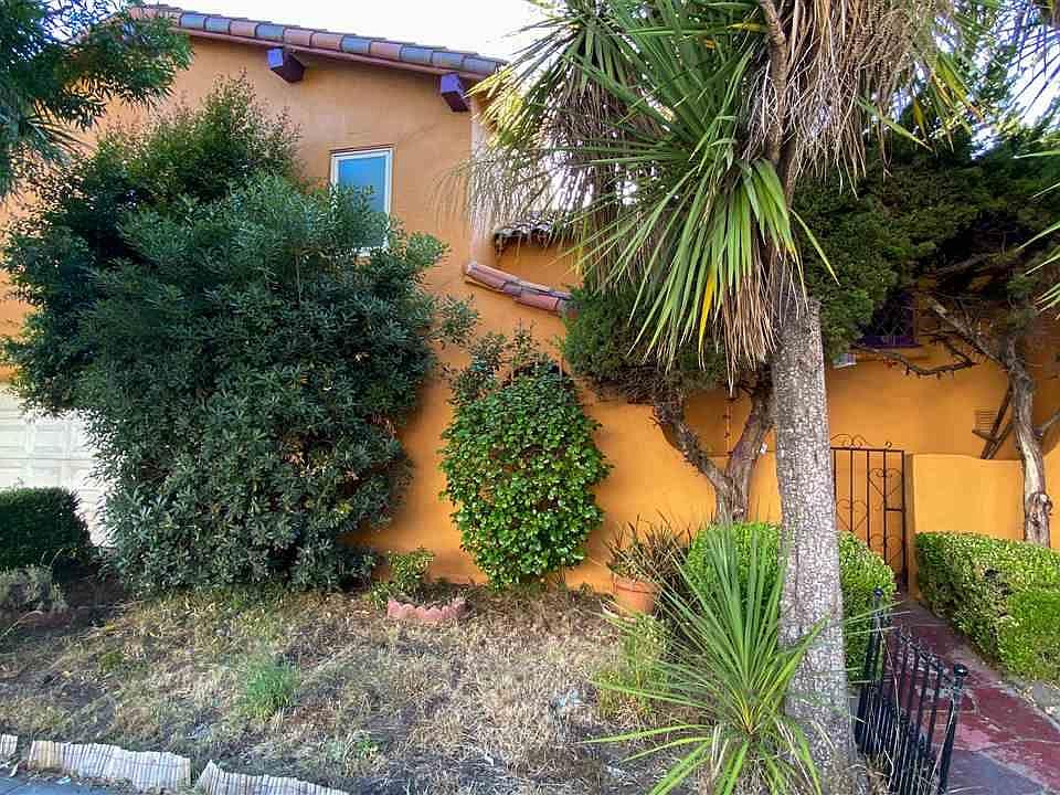 2nd image of 2551 Cordova St