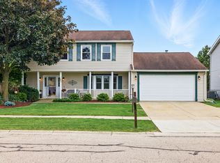 103 Abbeywood Cir, Streamwood, IL