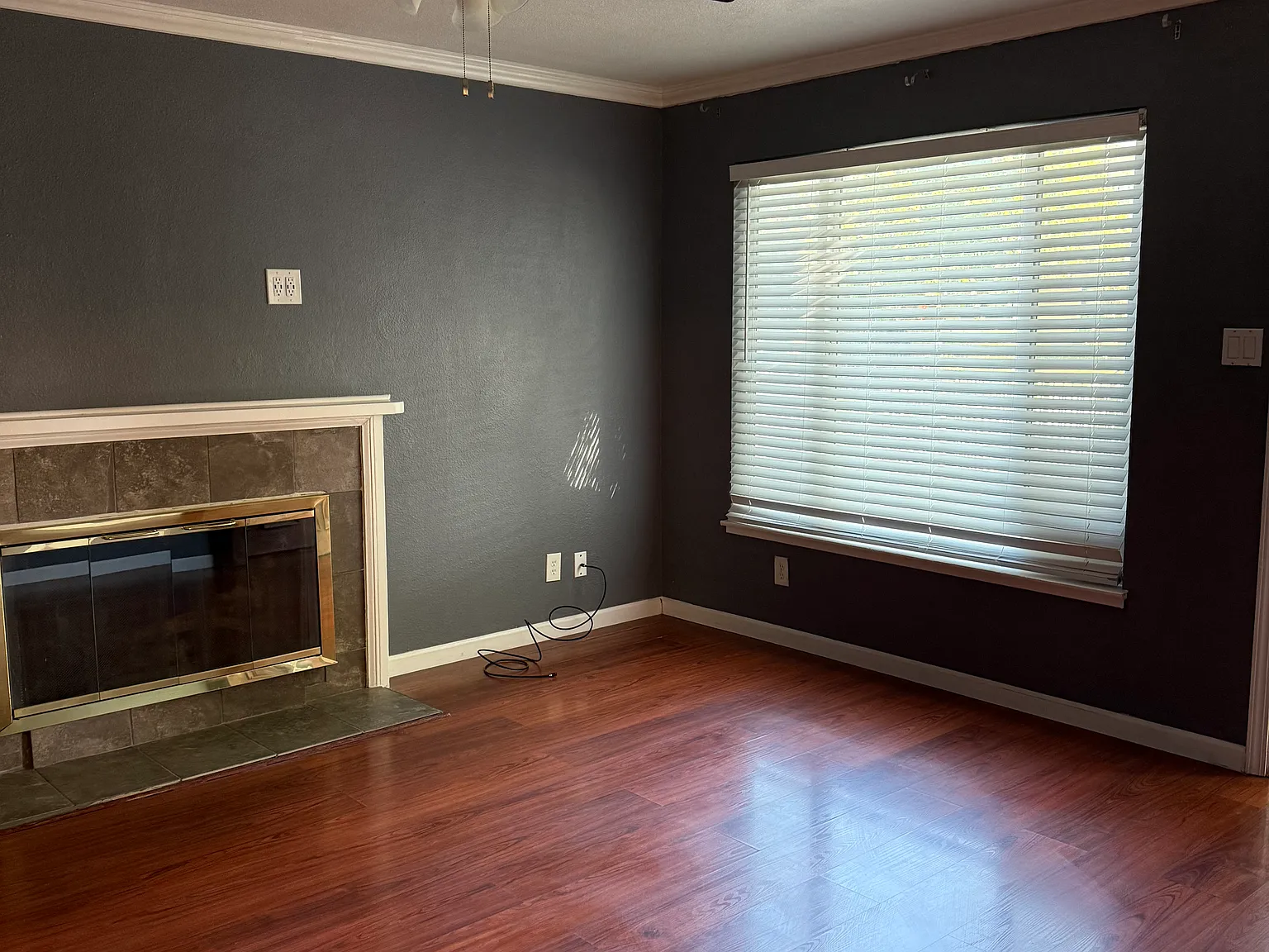 3 bed, 960 sqft, $2,650 — Photo 2