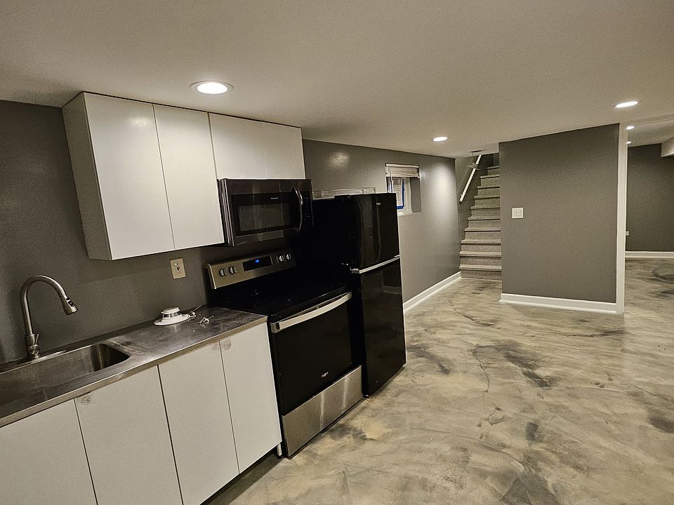 1st image of 5430 W Sunnyside Ave #Basement