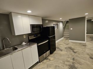 5430 W Sunnyside Ave #BASEMENT, Chicago, IL 60630