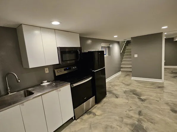 5430 W Sunnyside Ave #Basement, Chicago, IL 60630