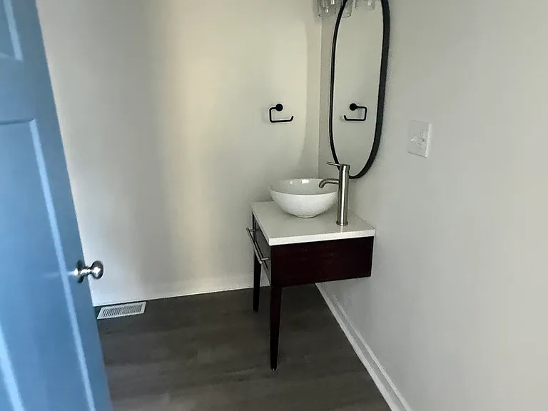 350 E Minnesota St #1 — Photo 9