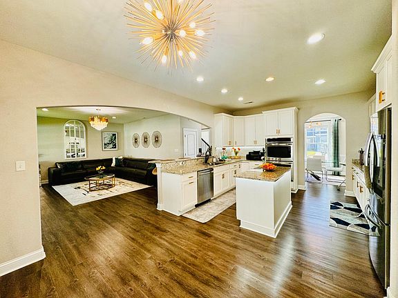 5th image of 1015 Ekaterina Ct