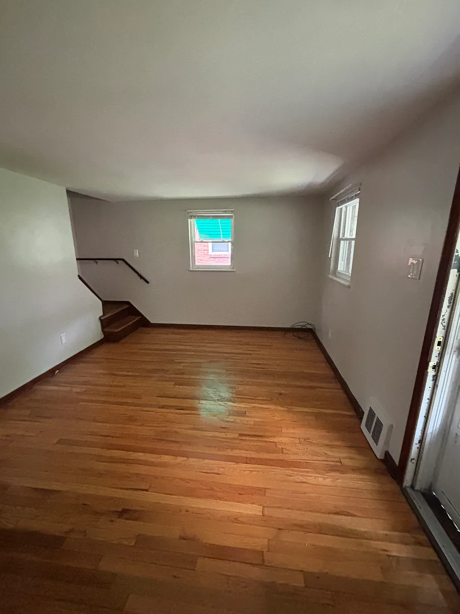 Living room - 3819 Delco Rd