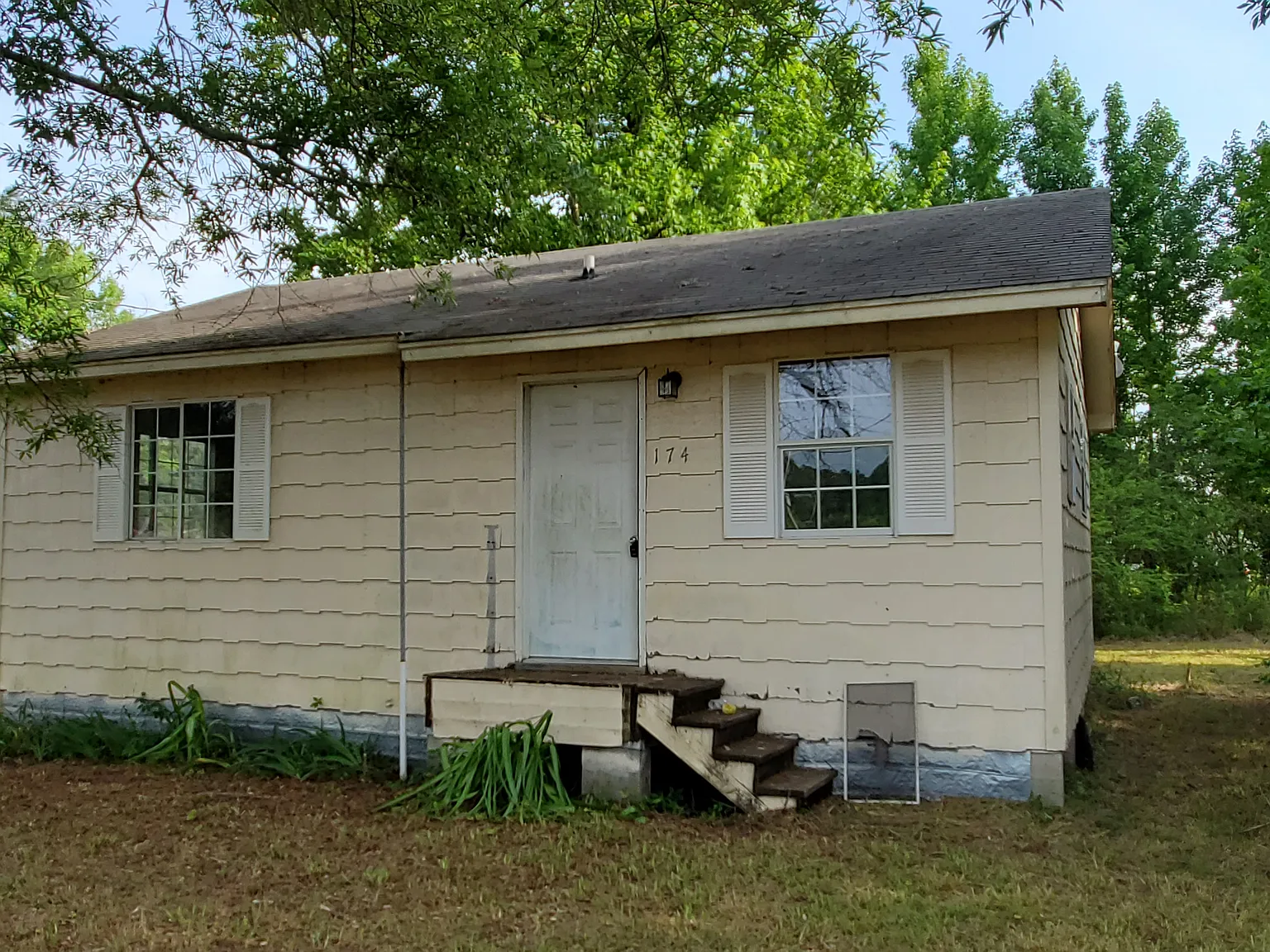 2 bed, 720 sqft, $550 — Photo 1
