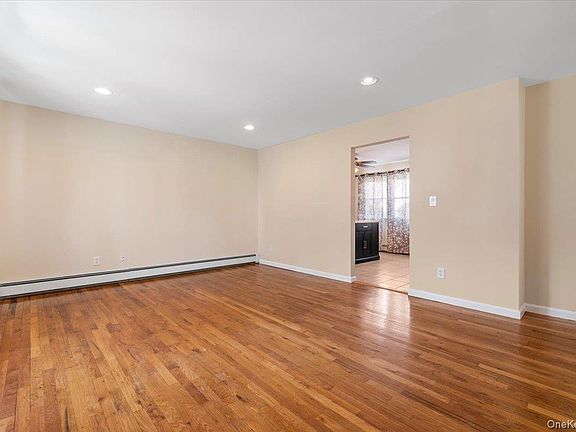 3rd image of 10 Maple Road