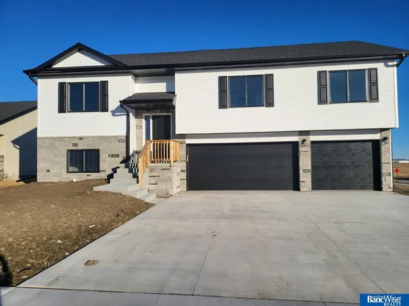 430 S Front St, Hallam, NE 68368