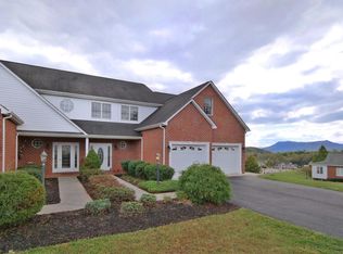466 Summit Ridge Rd, Daleville, VA 24083