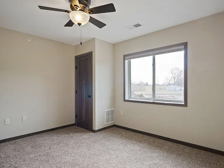 786 Peregrine Cir — Photo 22