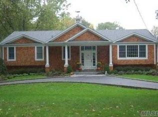 287 Vineyard Rd, Halesite, NY 11743