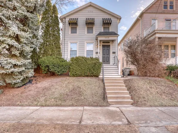 1626 North Warren AVENUE, Milwaukee, WI 53202