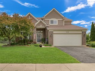 1648 Normandy Woods Ct, Grayslake, IL 60030