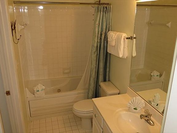 3rd image of 71 Woodward St Unit 124