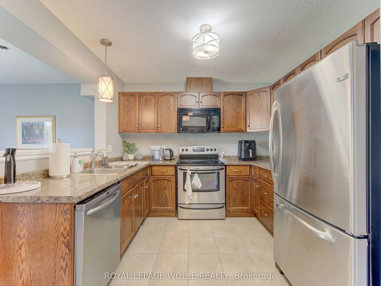 3 bed, $2,995 — Photo 2
