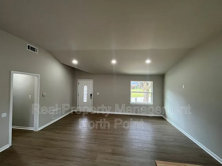 2425 Omaha Rd SW — Photo 7