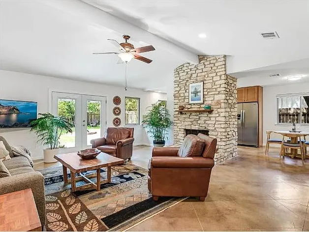 7104 Lunar Dr — Photo 10