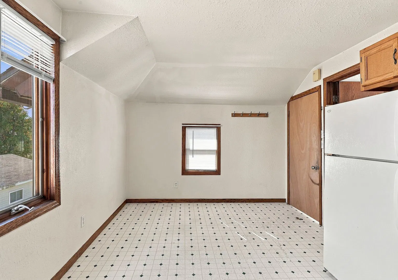 28 E. 11th Street — Photo 4