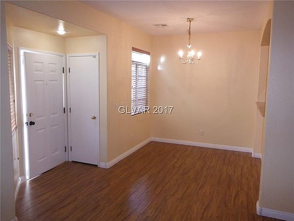 5th image of 945 Dusty Creek St #0