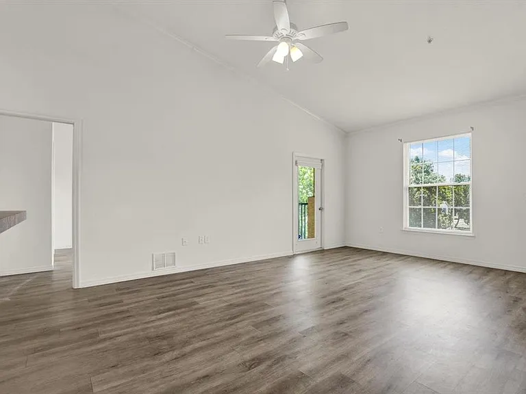 10201 Courtney Palms Blvd #304 — Photo 4