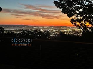 6105 Castle Dr, Oakland, CA 94611