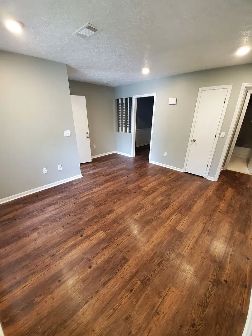 Modern Comfort and Easy Living! — Photo 4