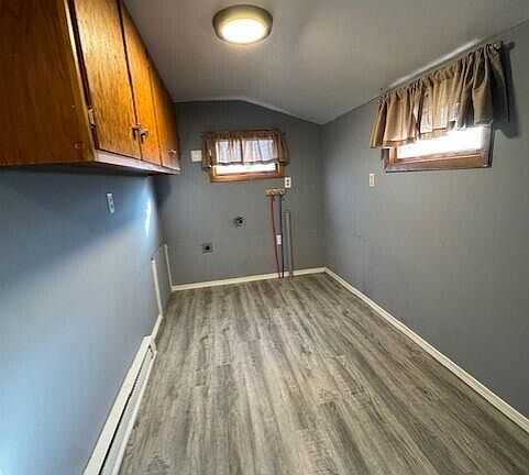 5th image of 1015 Huron St