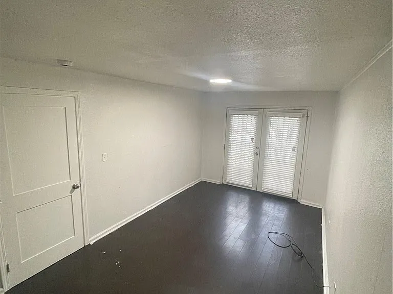 4605 Arlington Ave #1/2 — Photo 15
