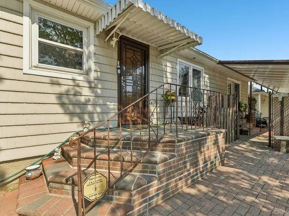 7814 Langdale Street, New Hyde Park, NY 11040
