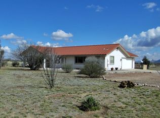 8169 E Goldenlark Cir, Hereford, AZ 85615