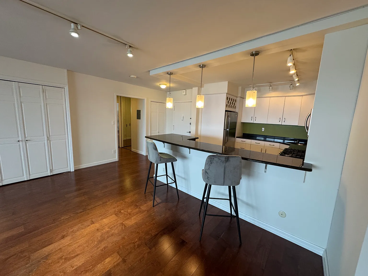 Studio, 600 sqft, $2,650 — Photo 4