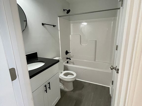 4th image of 3234 Pleasant Valley Cir