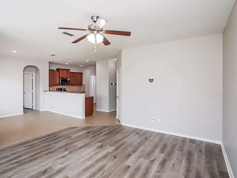 5126 Meadow Ln — Photo 3