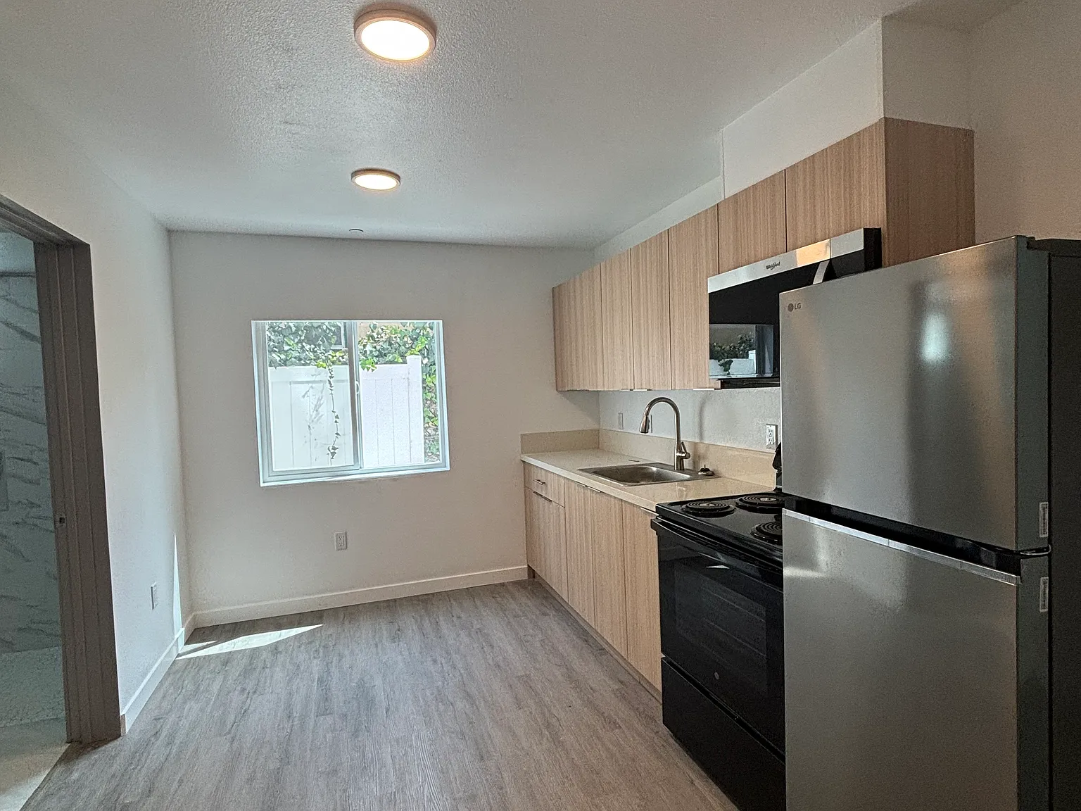 1 bed, $2,289 — Photo 4