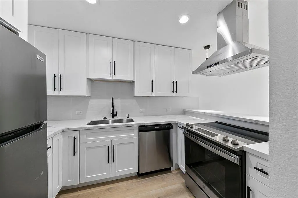 1514 Wirt Road - 8 — Photo 1