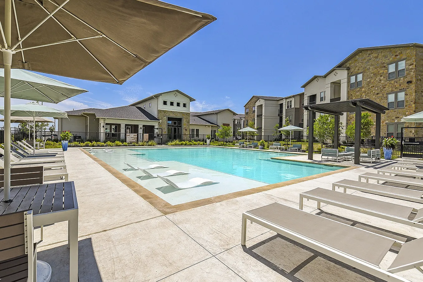 The Scott at Medio Creek — Photo 4