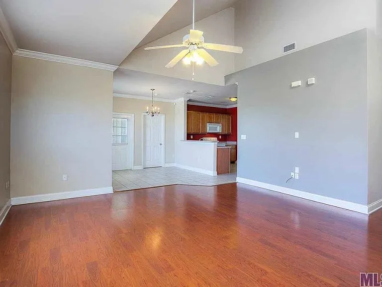 4441 Burbank Dr #608 — Photo 5