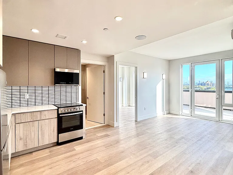 91 Bruckner Blvd #710 — Photo 10