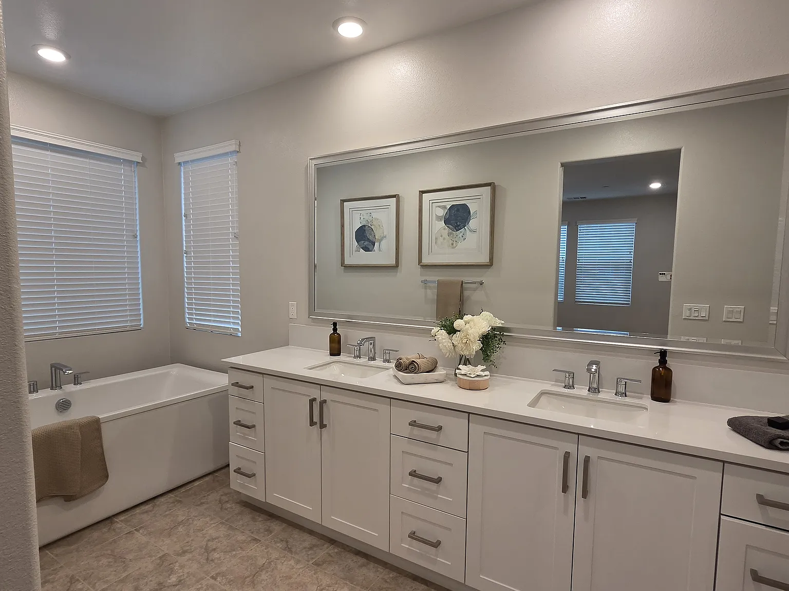 4 bed, 2755 sqft, $5,400 — Photo 4