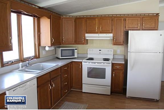 Laminate floor in kit