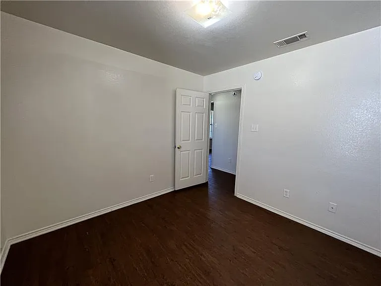 3407 Toledo Dr #D — Photo 8
