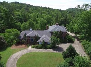 300 Daniel Dr, Purlear, NC 28665