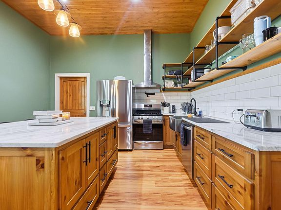 5th image of 292 Easy St