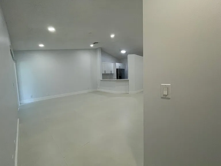 1630 Zenith Way #1630 — Photo 7