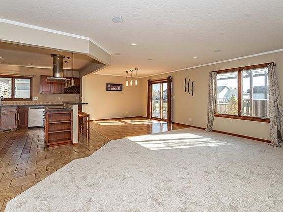 5th image of 2522 Dalton St