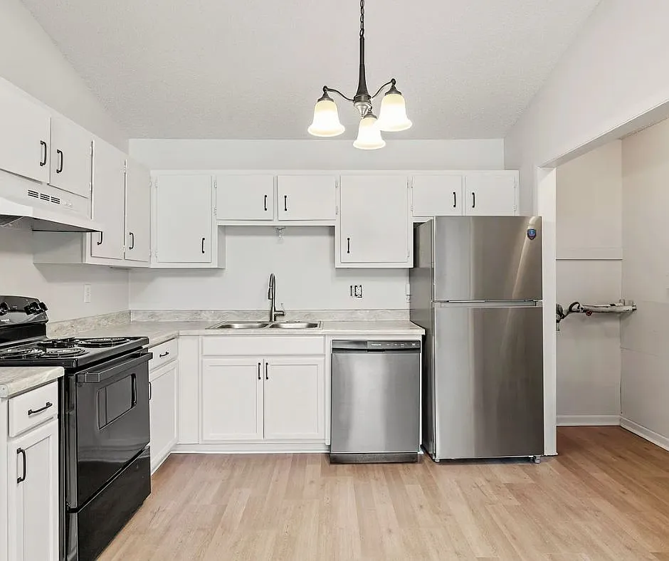 3705 Squaw Valley Dr SW — Photo 2