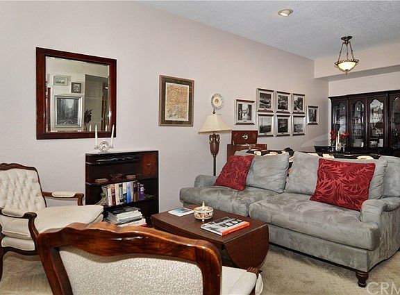 2nd image of 40 Sandpiper Ln