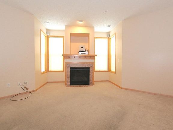 3rd image of 1621 Woodlynn Ave E #4